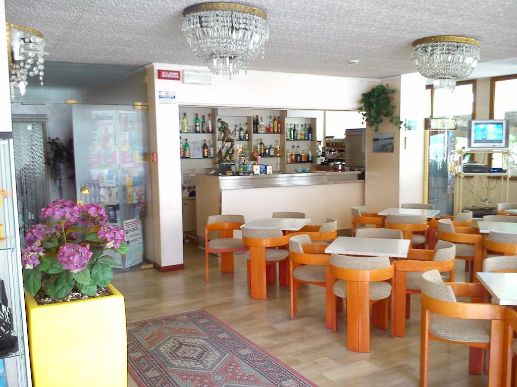 Hotel Darsena Cesenatico Exterior foto